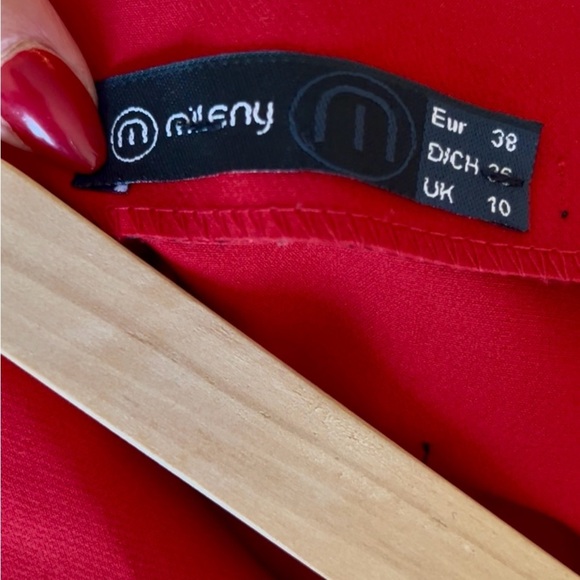 Elegant Red Lace Trim Skirt - Picture 6 of 9